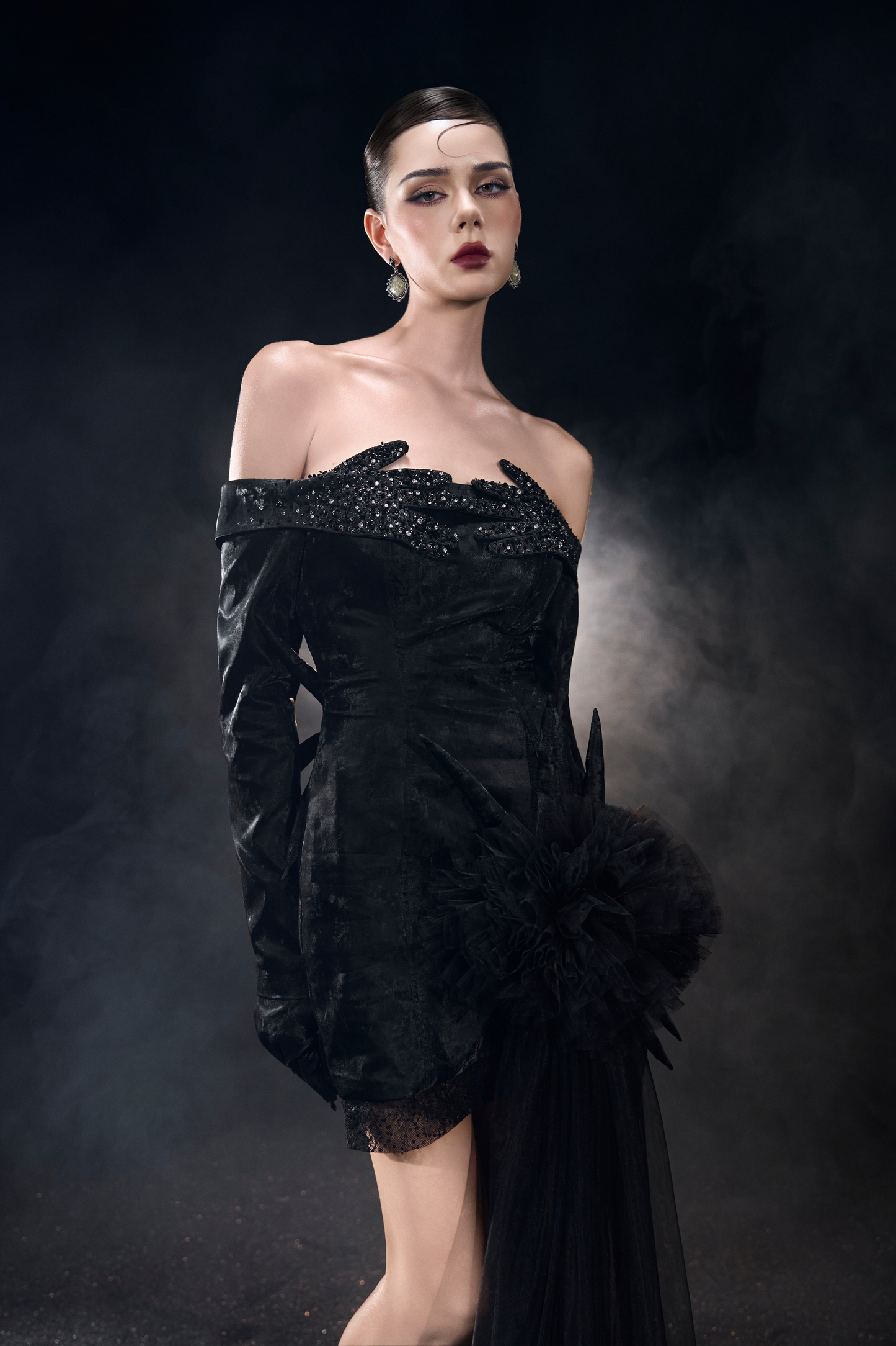 Dagger Mystery Off-shoulder Long Sleeve Velvet Mini Dress