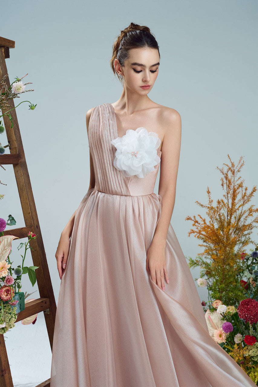 Nostalgia One-Shoulder Floral Appliqu Gown kalisa Nostalgia One-Shoulder Floral Appliqu Gown kalisa