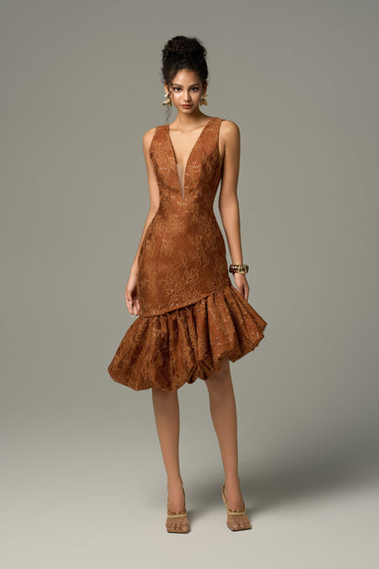 The Brown Detachable Trumpet Midi Dress offers two elegant styles in one. A lace V-neck midi transforms into a trumpet gown with ease.