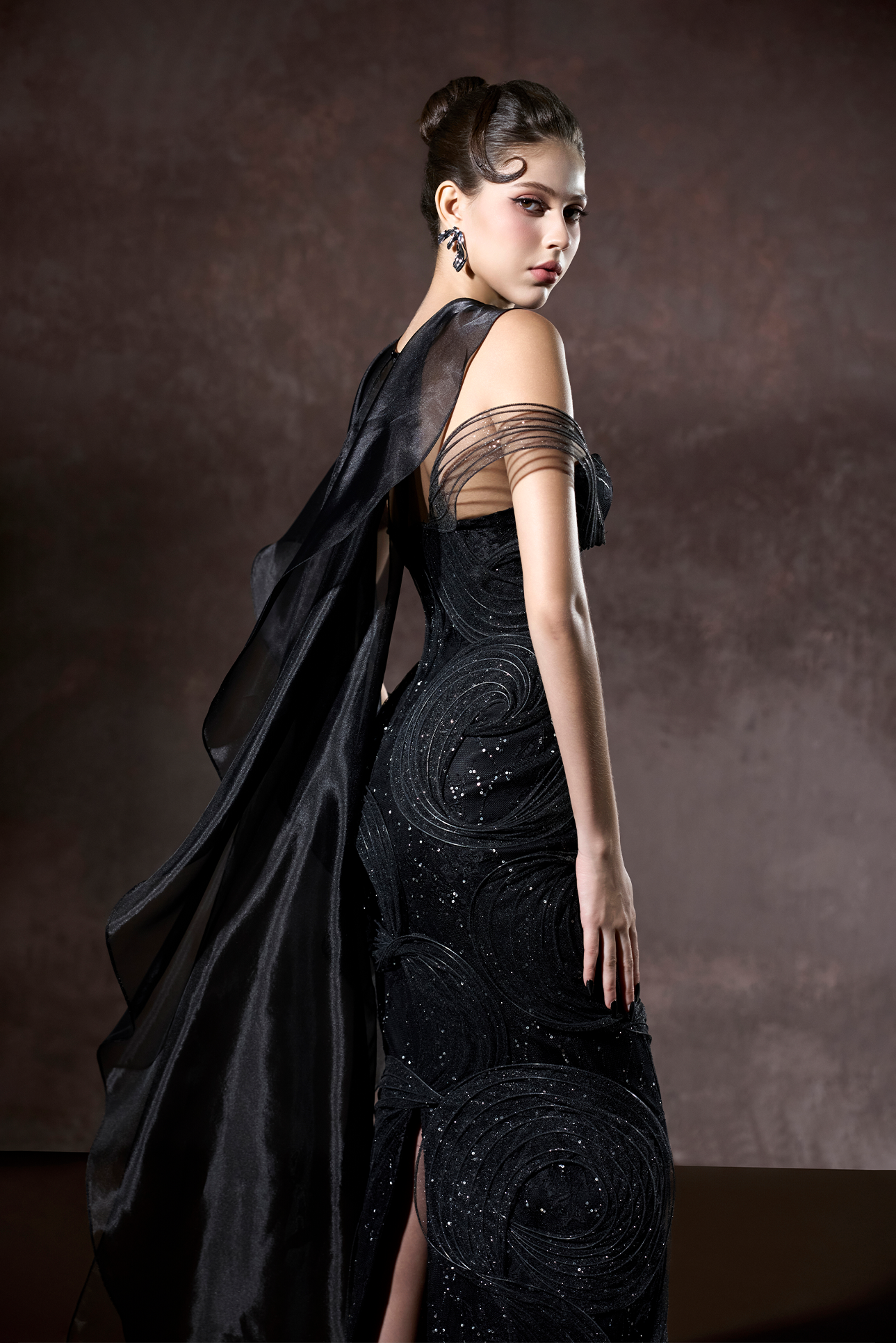 Asha Couture Dual Style Bandeau Layered 3D Lines Maxi Dress With Veil