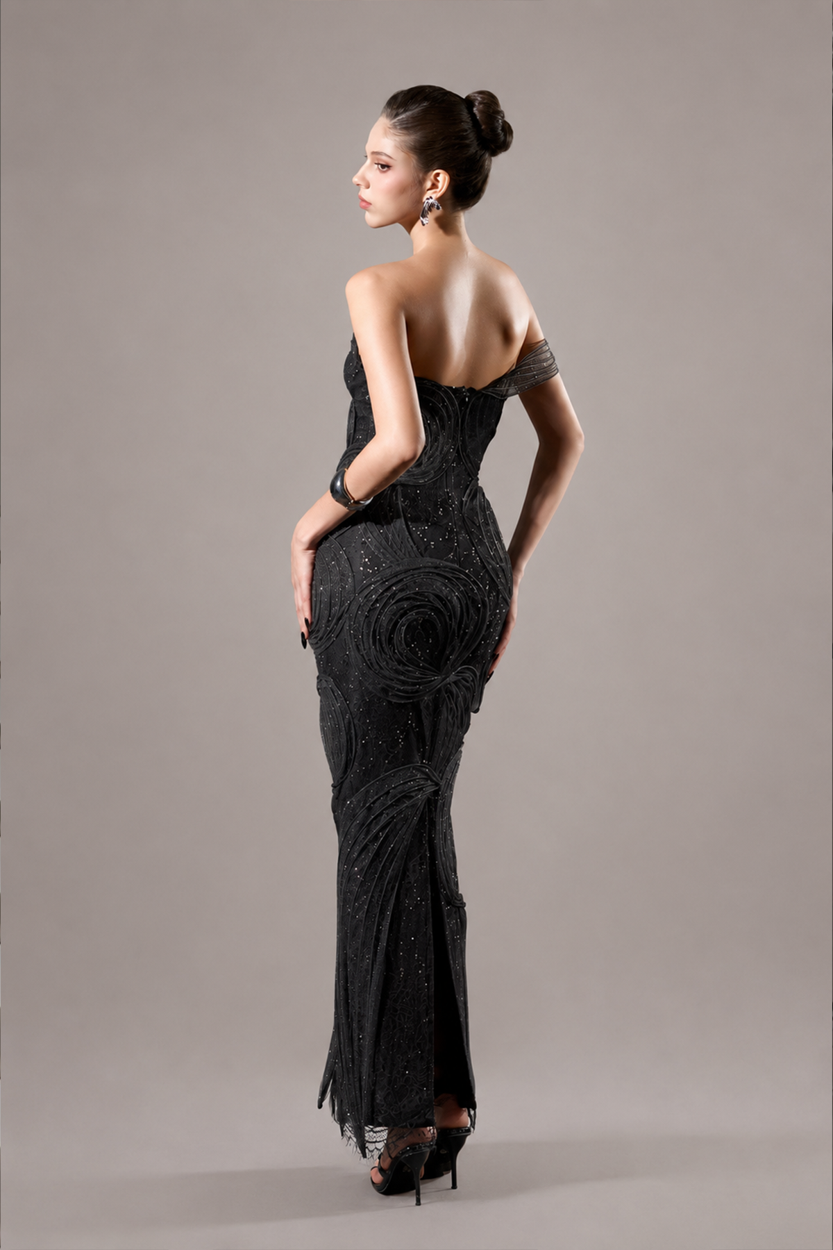 Asha Couture Dual Style Bandeau Layered 3D Lines Maxi Dress With Veil