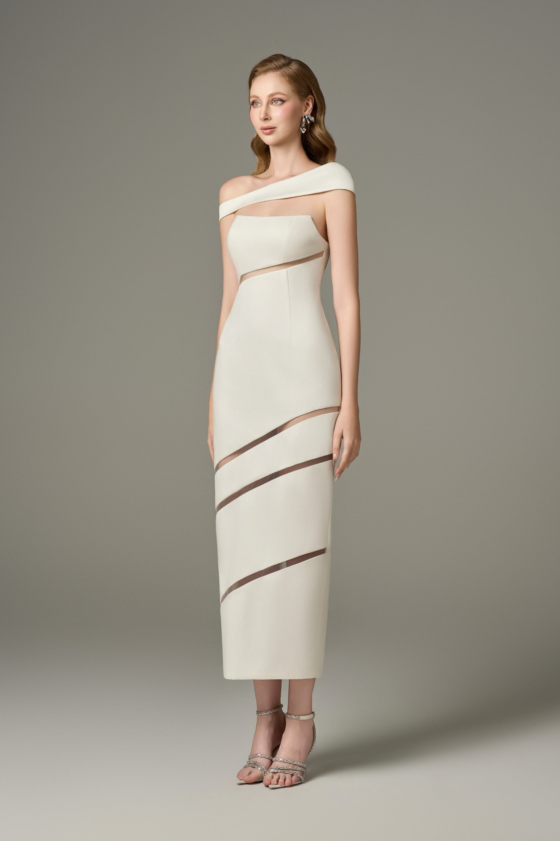 Robe longue dcoupes et paules dnudes Serene kalisa Robe longue dcoupes et paules dnudes Serene kalisa